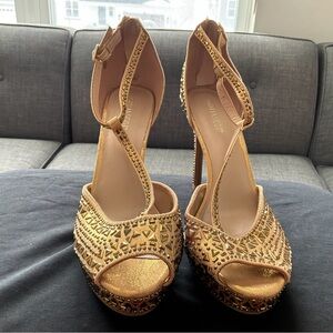 Thalia Sodi Gold Studded T-Strap Platform Heels Size 11W